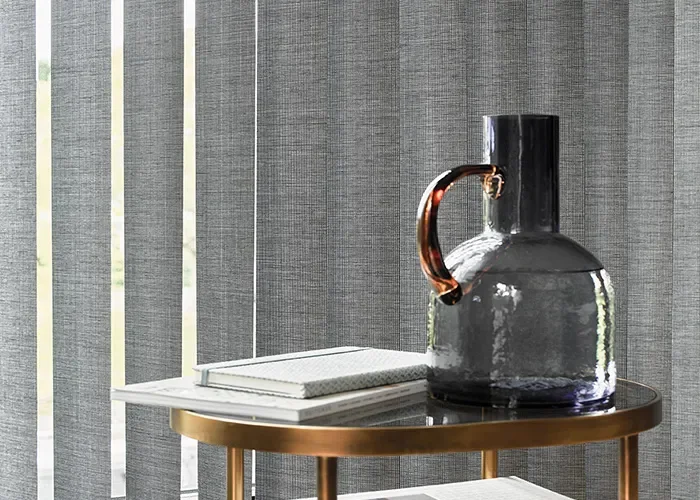 raamdecoratie_verticale-jaloezien_sfeer700_1