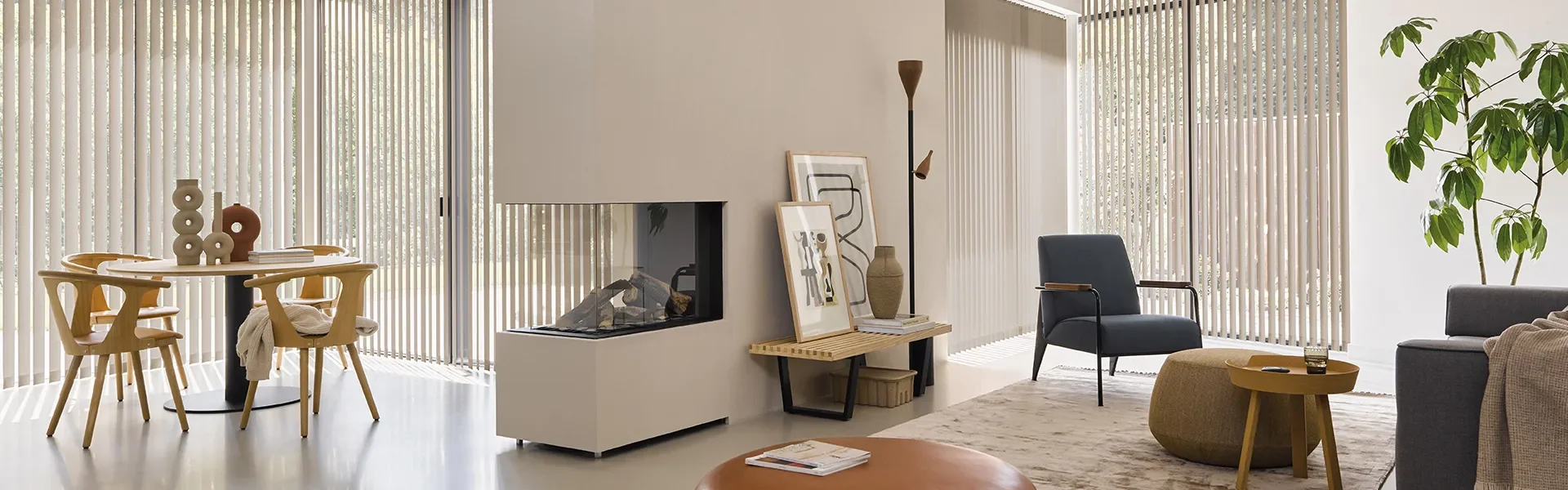 raamdecoratie_verticale-jaloezien_sfeer1920